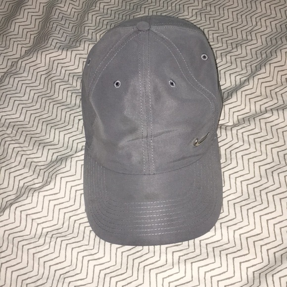 Grey Nike Hat - Picture 1 of 6